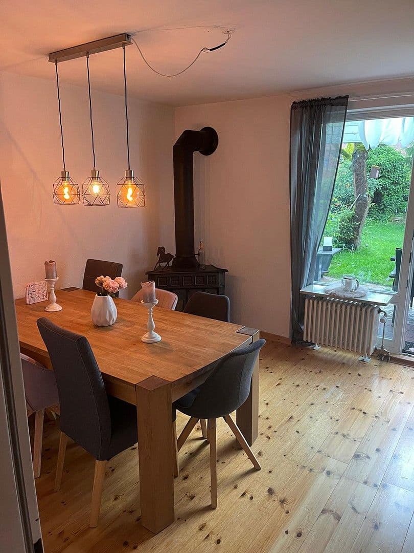 Pronájem domu 143 m², pozemek 300 m², Fröbelstraße 10, Burgwedel, Dolní Sasko Pronájem domu 143 m², pozemek 300 m², Fröbelstraße 10, Burgwedel, Dolní Sasko