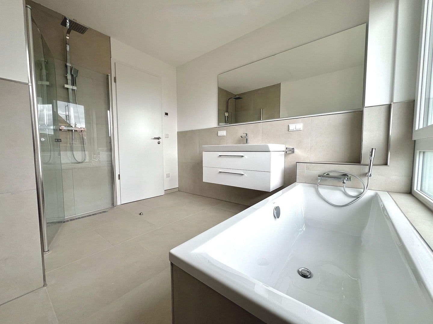 Pronájem domu 112 m², pozemek 375 m², Alte Sandkuhle 13a, Hildesheim, Dolní Sasko Pronájem domu 112 m², pozemek 375 m², Alte Sandkuhle 13a, Hildesheim, Dolní Sasko