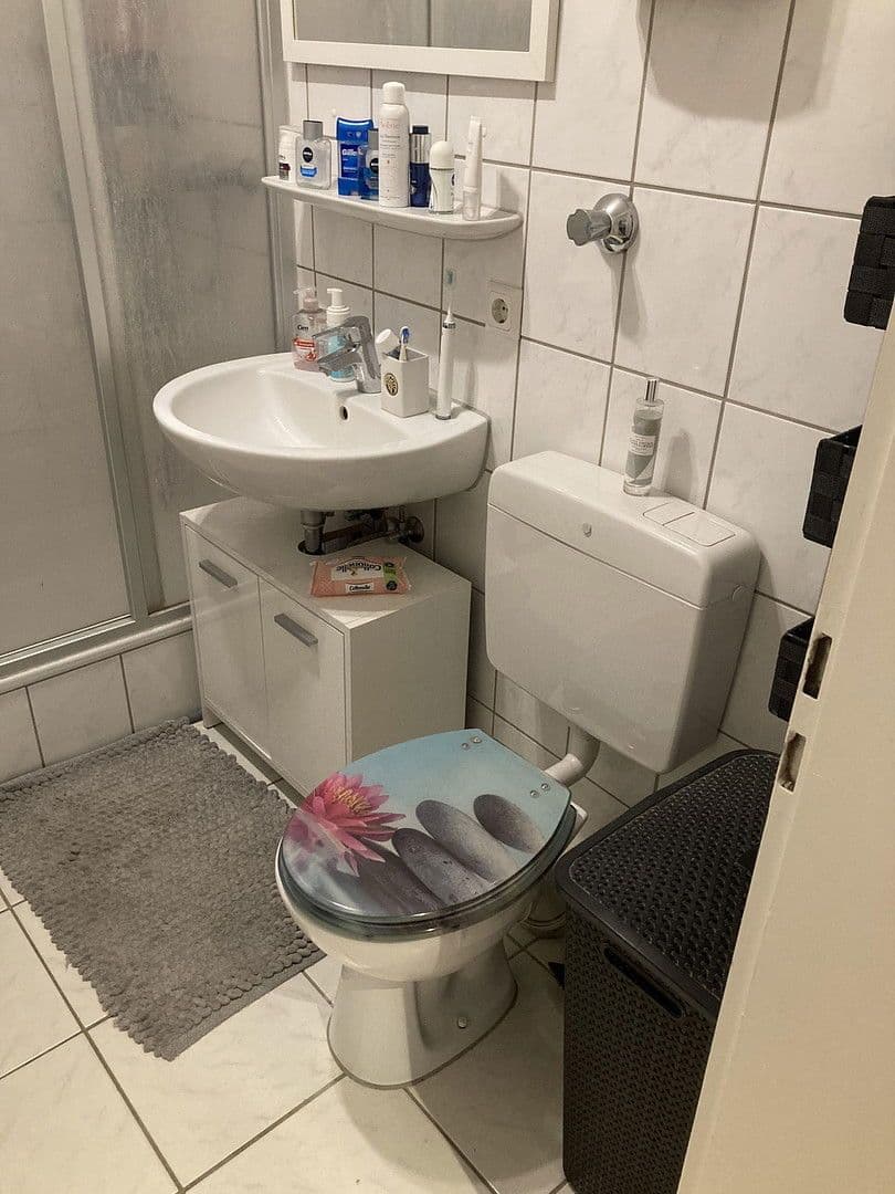 Pronájem domu 48 m², pozemek 1 m², Dresdenerstr. 13, Heiligenhaus, Severní Porýní-Vestfálsko Pronájem domu 48 m², pozemek 1 m², Dresdenerstr. 13, Heiligenhaus, Severní Porýní-Vestfálsko