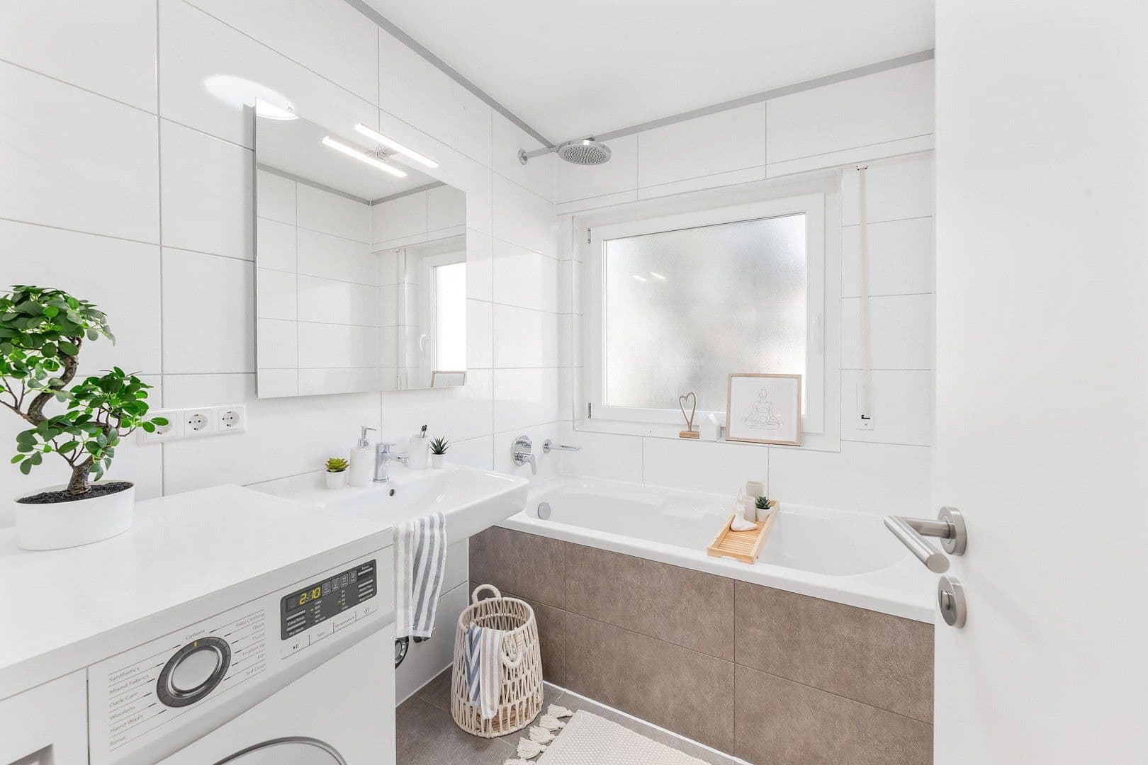 Prodej bytu 3+1 66 m², Ricarda-Huch Str. 4, Ludwigsburg, Bádensko-Württembersko Prodej bytu 3+1 66 m², Ricarda-Huch Str. 4, Ludwigsburg, Bádensko-Württembersko