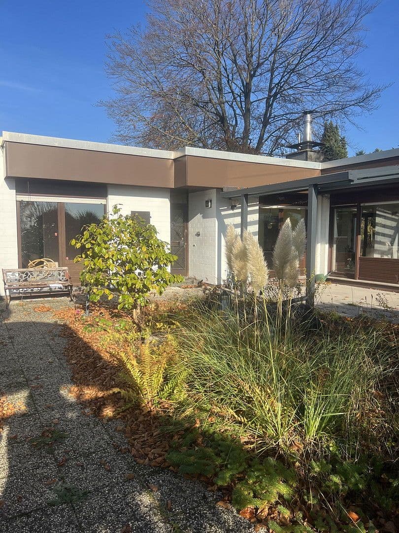 Prodej domu 118 m², pozemek 417 m², Erbenhäuschen 43a, Solingen, Severní Porýní-Vestfálsko Prodej domu 118 m², pozemek 417 m², Erbenhäuschen 43a, Solingen, Severní Porýní-Vestfálsko