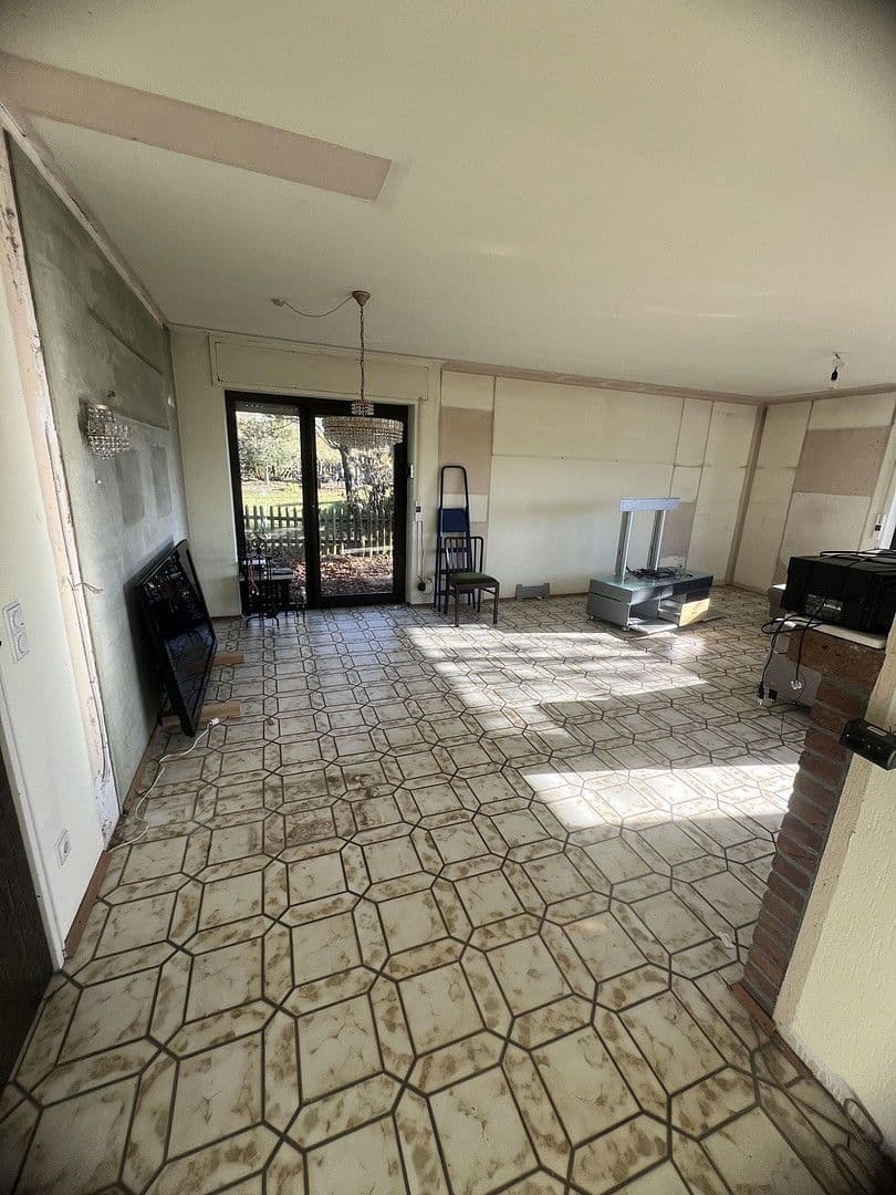 Prodej domu 118 m², pozemek 417 m², Erbenhäuschen 43a, Solingen, Severní Porýní-Vestfálsko Prodej domu 118 m², pozemek 417 m², Erbenhäuschen 43a, Solingen, Severní Porýní-Vestfálsko