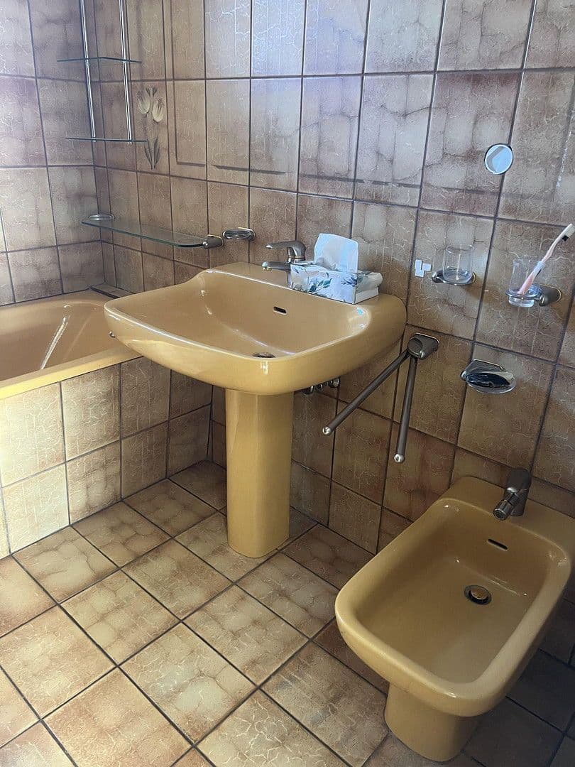 Prodej domu 118 m², pozemek 417 m², Erbenhäuschen 43a, Solingen, Severní Porýní-Vestfálsko Prodej domu 118 m², pozemek 417 m², Erbenhäuschen 43a, Solingen, Severní Porýní-Vestfálsko