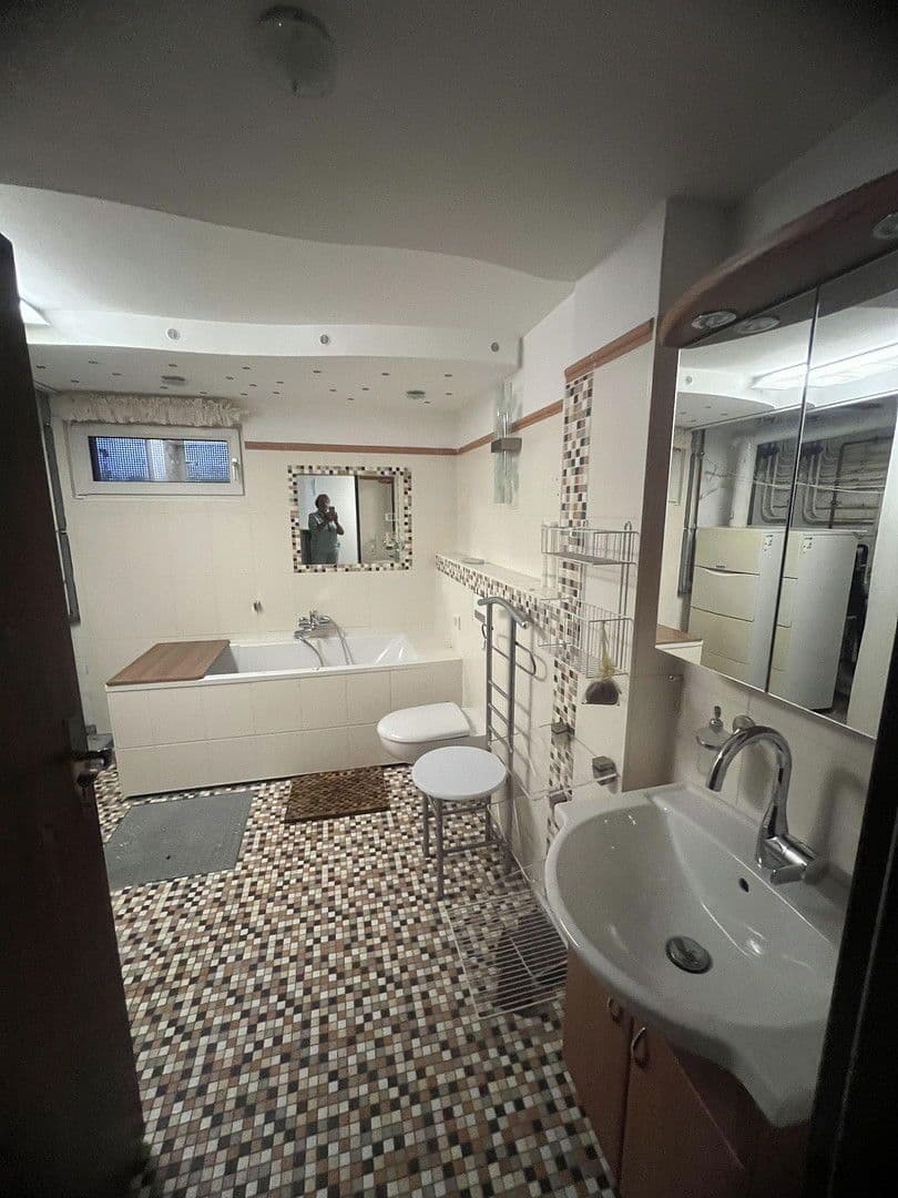 Prodej domu 118 m², pozemek 417 m², Erbenhäuschen 43a, Solingen, Severní Porýní-Vestfálsko Prodej domu 118 m², pozemek 417 m², Erbenhäuschen 43a, Solingen, Severní Porýní-Vestfálsko