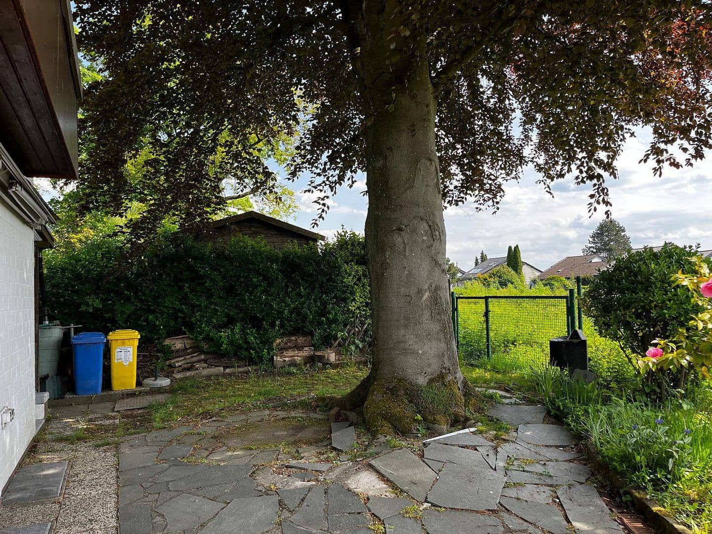 Prodej domu 118 m², pozemek 417 m², Erbenhäuschen 43a, Solingen, Severní Porýní-Vestfálsko Prodej domu 118 m², pozemek 417 m², Erbenhäuschen 43a, Solingen, Severní Porýní-Vestfálsko