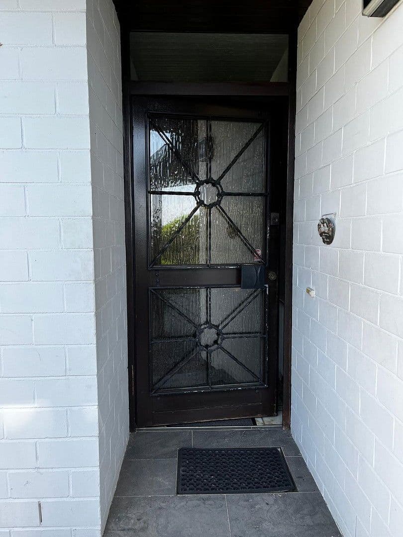 Prodej domu 118 m², pozemek 417 m², Erbenhäuschen 43a, Solingen, Severní Porýní-Vestfálsko Prodej domu 118 m², pozemek 417 m², Erbenhäuschen 43a, Solingen, Severní Porýní-Vestfálsko