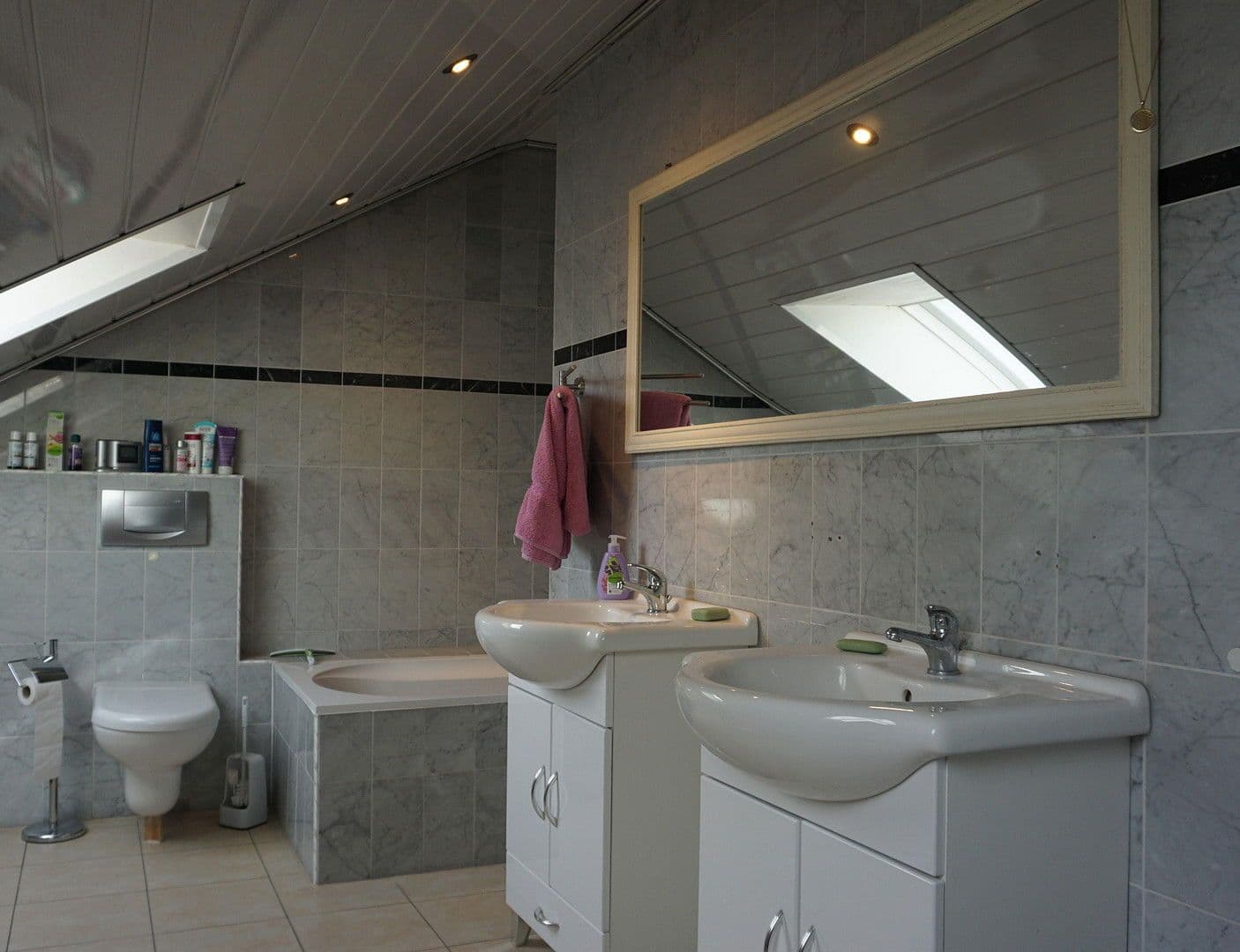 Pronájem domu 120 m², pozemek 6.000 m², Willenbach 21, Reut, Bavorsko Pronájem domu 120 m², pozemek 6.000 m², Willenbach 21, Reut, Bavorsko