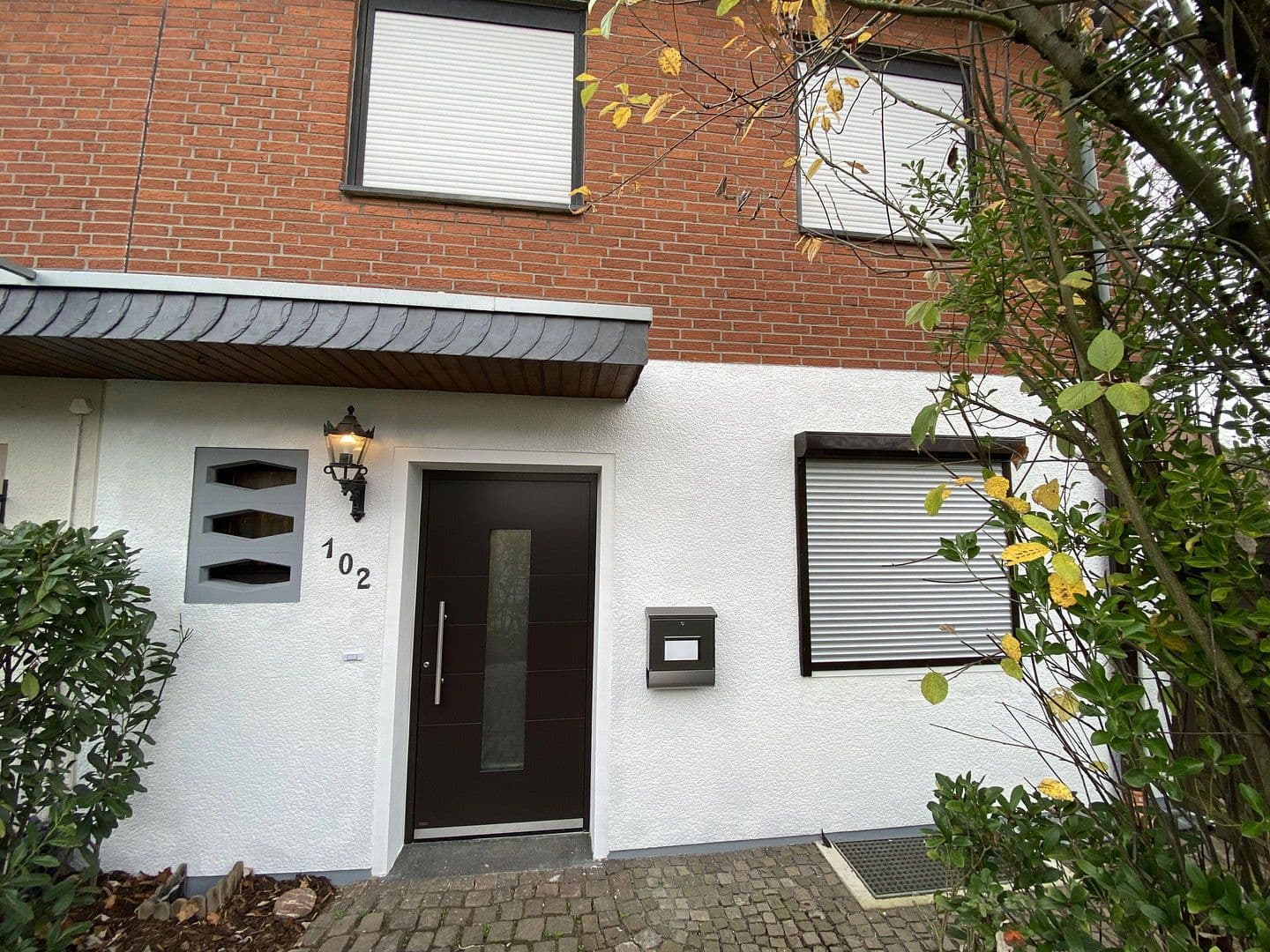 Pronájem domu 132 m², pozemek 300 m², Angeraue 102, Düsseldorf, Severní Porýní-Vestfálsko Pronájem domu 132 m², pozemek 300 m², Angeraue 102, Düsseldorf, Severní Porýní-Vestfálsko