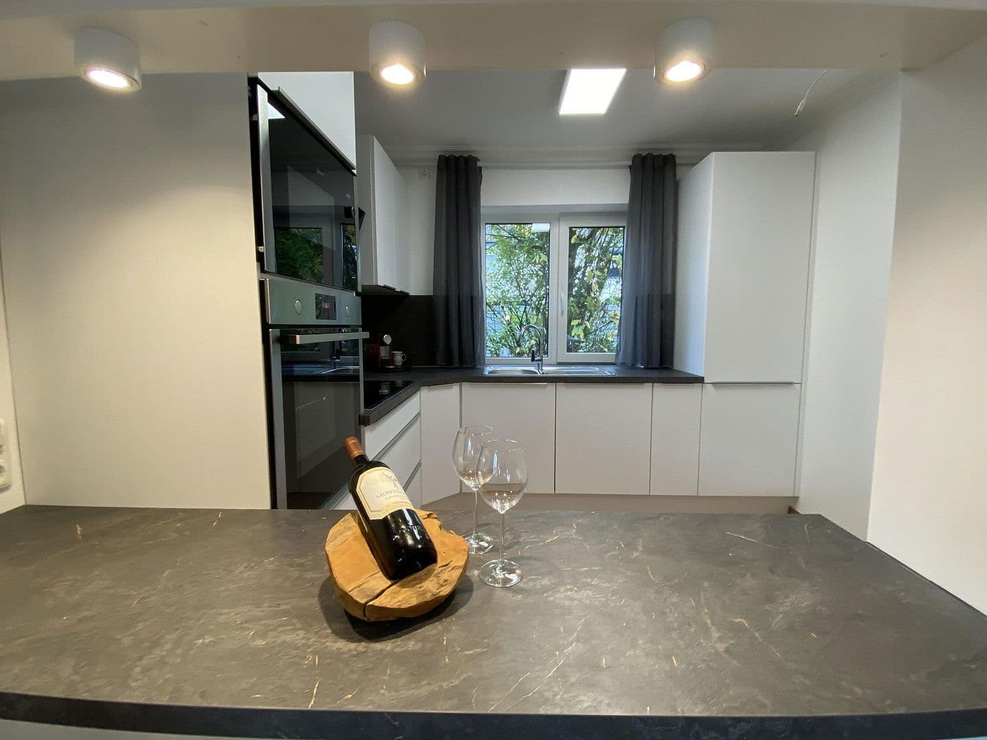 Pronájem domu 132 m², pozemek 300 m², Angeraue 102, Düsseldorf, Severní Porýní-Vestfálsko Pronájem domu 132 m², pozemek 300 m², Angeraue 102, Düsseldorf, Severní Porýní-Vestfálsko