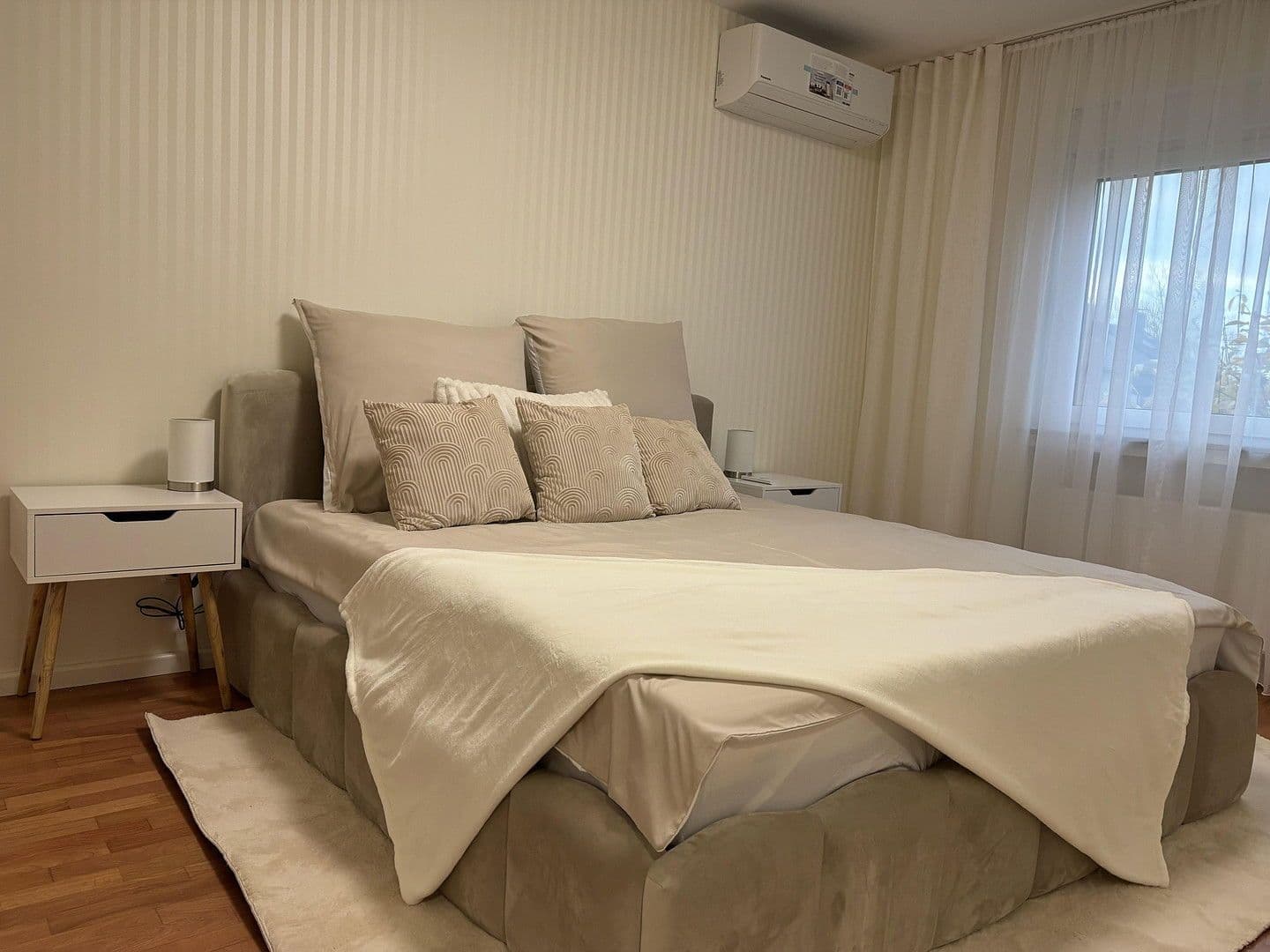 Pronájem domu 132 m², pozemek 300 m², Angeraue 102, Düsseldorf, Severní Porýní-Vestfálsko Pronájem domu 132 m², pozemek 300 m², Angeraue 102, Düsseldorf, Severní Porýní-Vestfálsko