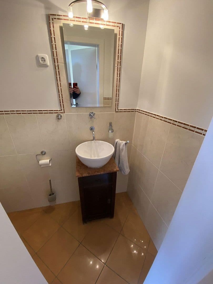 Pronájem domu 132 m², pozemek 300 m², Angeraue 102, Düsseldorf, Severní Porýní-Vestfálsko Pronájem domu 132 m², pozemek 300 m², Angeraue 102, Düsseldorf, Severní Porýní-Vestfálsko