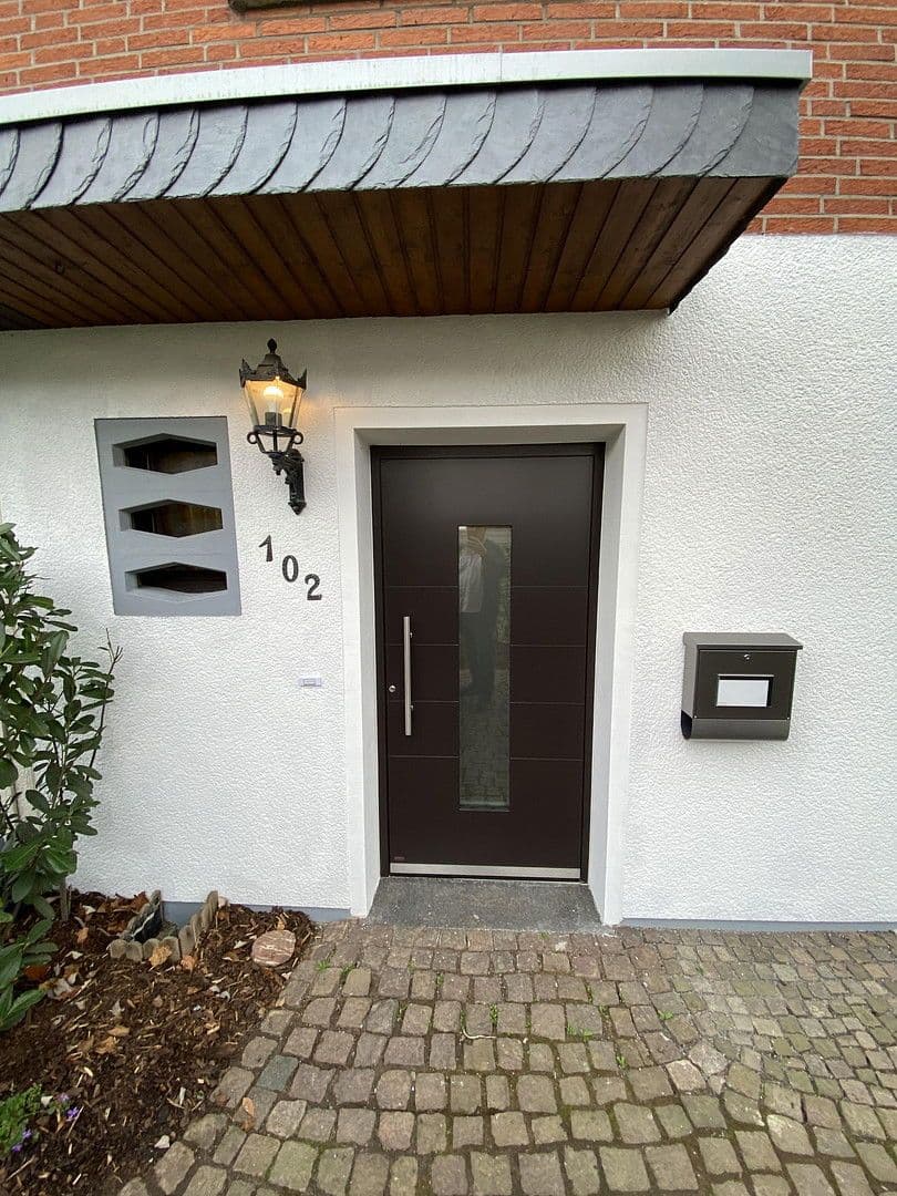 Pronájem domu 132 m², pozemek 300 m², Angeraue 102, Düsseldorf, Severní Porýní-Vestfálsko Pronájem domu 132 m², pozemek 300 m², Angeraue 102, Düsseldorf, Severní Porýní-Vestfálsko