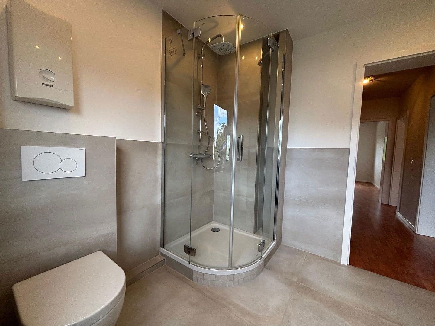 Pronájem domu 132 m², pozemek 300 m², Angeraue 102, Düsseldorf, Severní Porýní-Vestfálsko Pronájem domu 132 m², pozemek 300 m², Angeraue 102, Düsseldorf, Severní Porýní-Vestfálsko