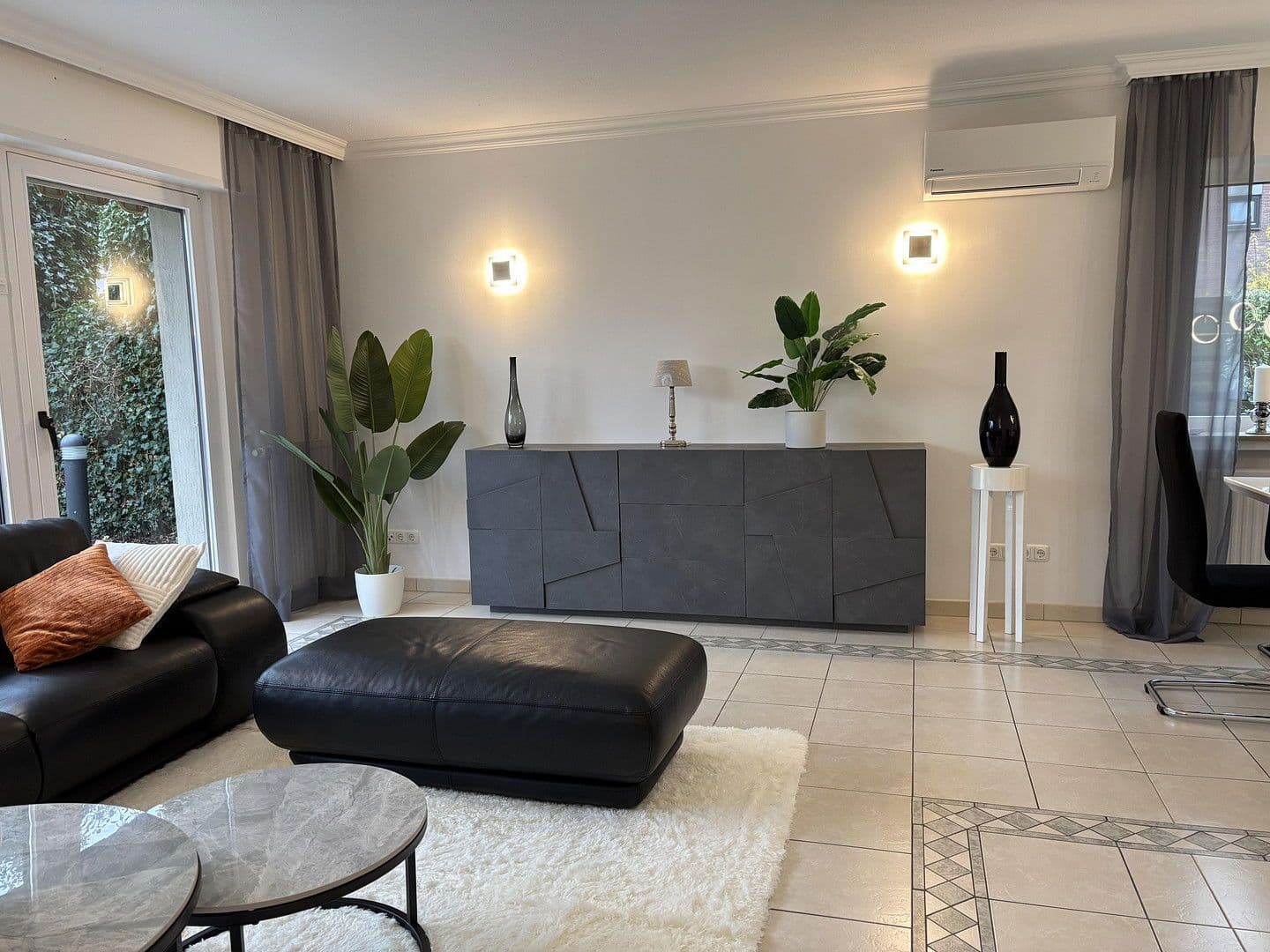 Pronájem domu 132 m², pozemek 300 m², Angeraue 102, Düsseldorf, Severní Porýní-Vestfálsko Pronájem domu 132 m², pozemek 300 m², Angeraue 102, Düsseldorf, Severní Porýní-Vestfálsko