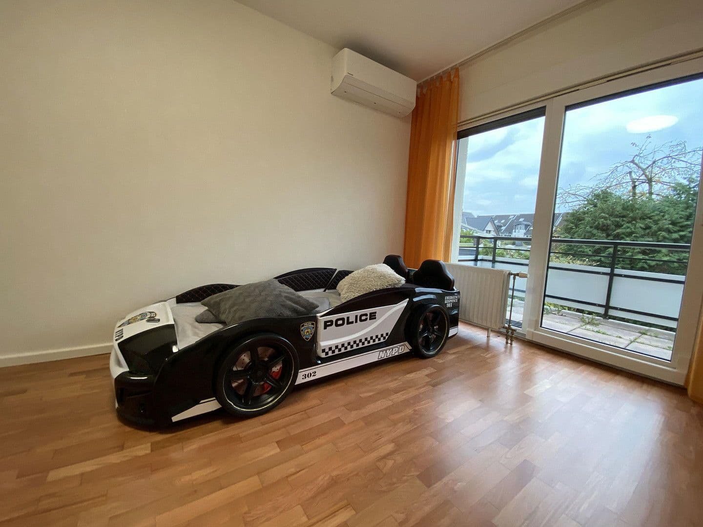 Pronájem domu 132 m², pozemek 300 m², Angeraue 102, Düsseldorf, Severní Porýní-Vestfálsko Pronájem domu 132 m², pozemek 300 m², Angeraue 102, Düsseldorf, Severní Porýní-Vestfálsko