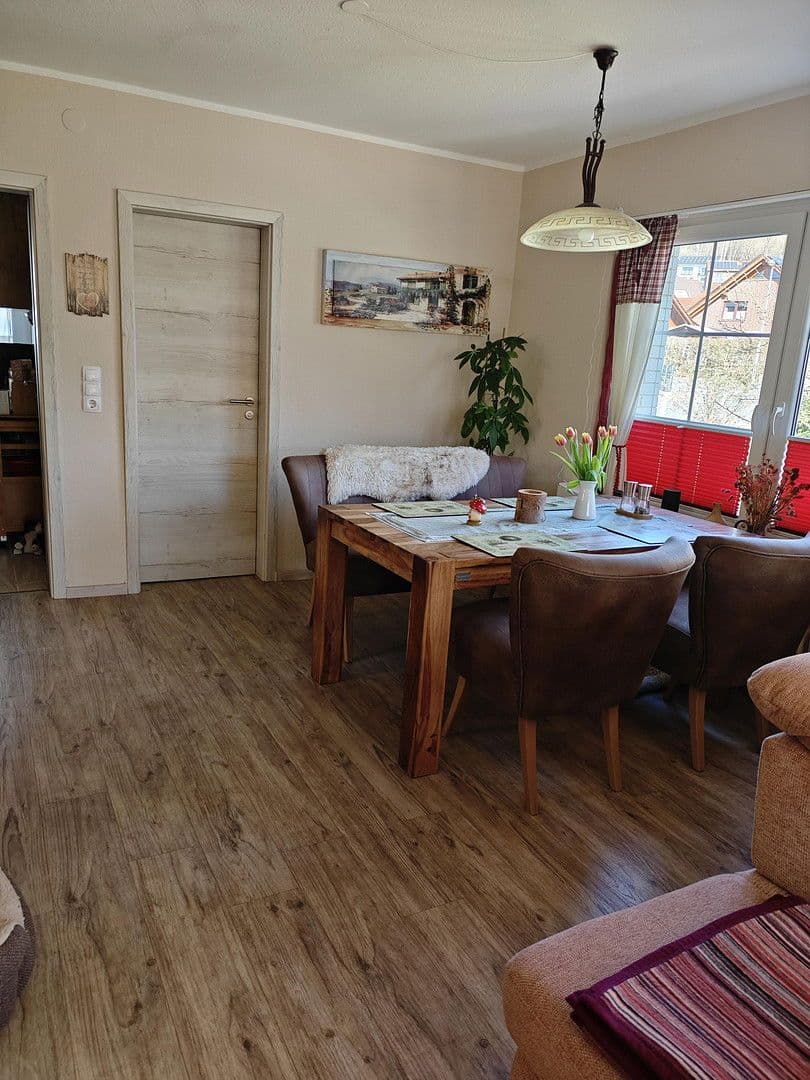 Prodej domu 147 m², pozemek 843 m², Adelebsen, Dolní Sasko Prodej domu 147 m², pozemek 843 m², Adelebsen, Dolní Sasko