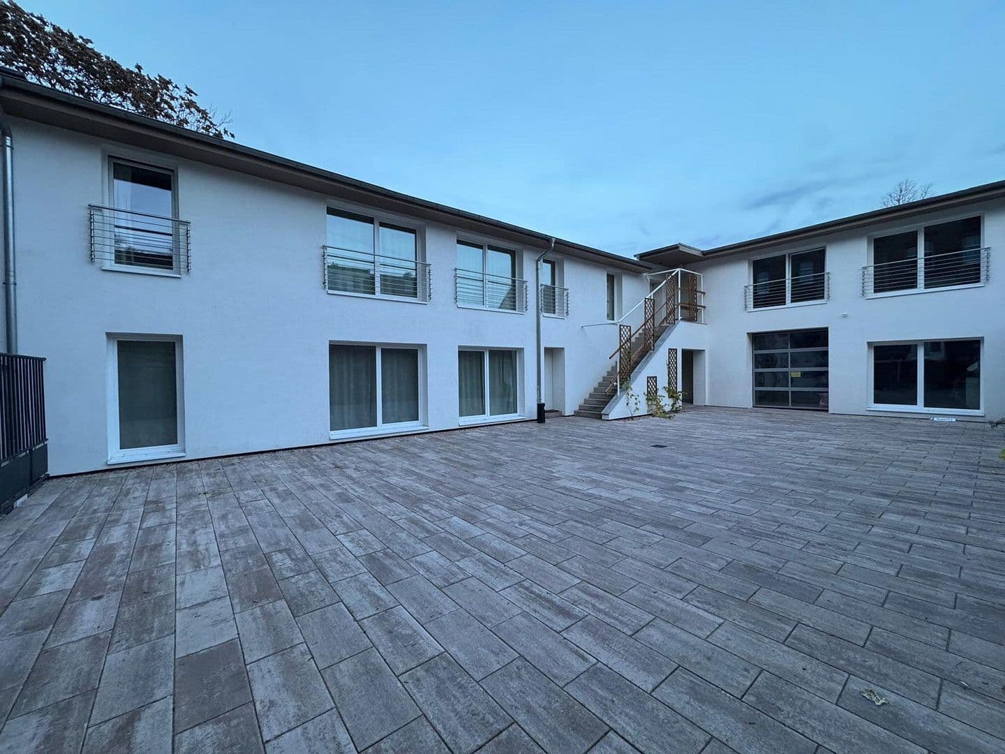 Prodej domu 1.560 m², pozemek 1.070 m², Halle, Sasko-Anhaltsko Prodej domu 1.560 m², pozemek 1.070 m², Halle, Sasko-Anhaltsko