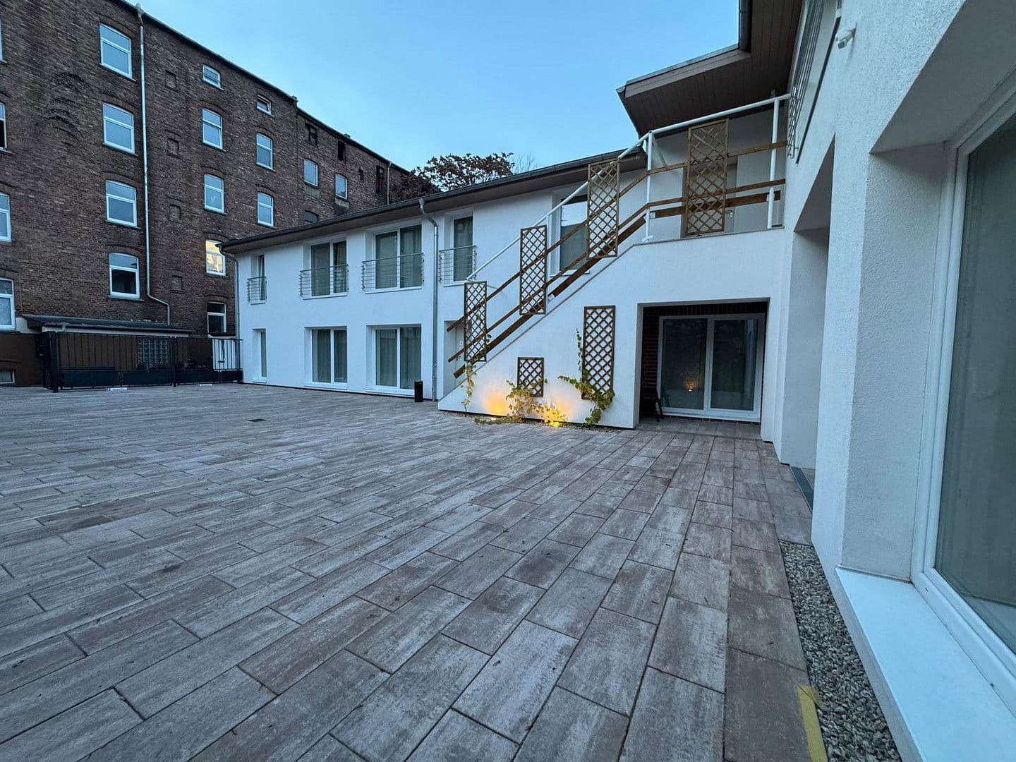 Prodej domu 1.560 m², pozemek 1.070 m², Halle, Sasko-Anhaltsko Prodej domu 1.560 m², pozemek 1.070 m², Halle, Sasko-Anhaltsko