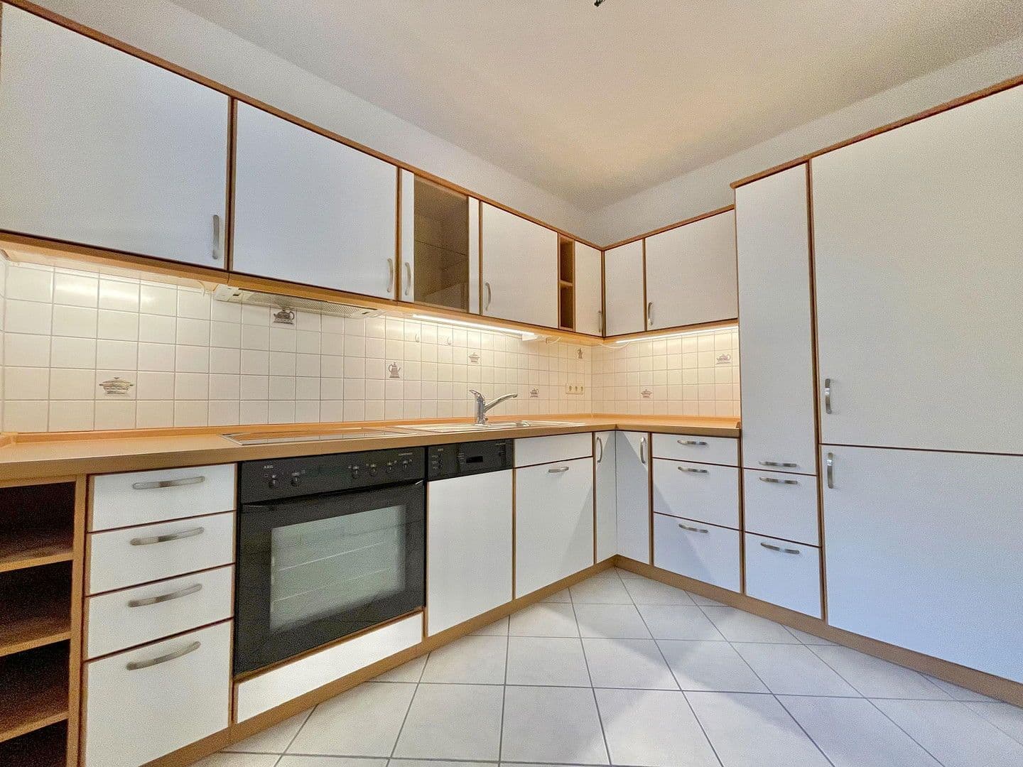 Pronájem bytu 3+1 90 m², Uferstr. 20, Oststeinbek, Šlesvicko-Holštýnsko Pronájem bytu 3+1 90 m², Uferstr. 20, Oststeinbek, Šlesvicko-Holštýnsko