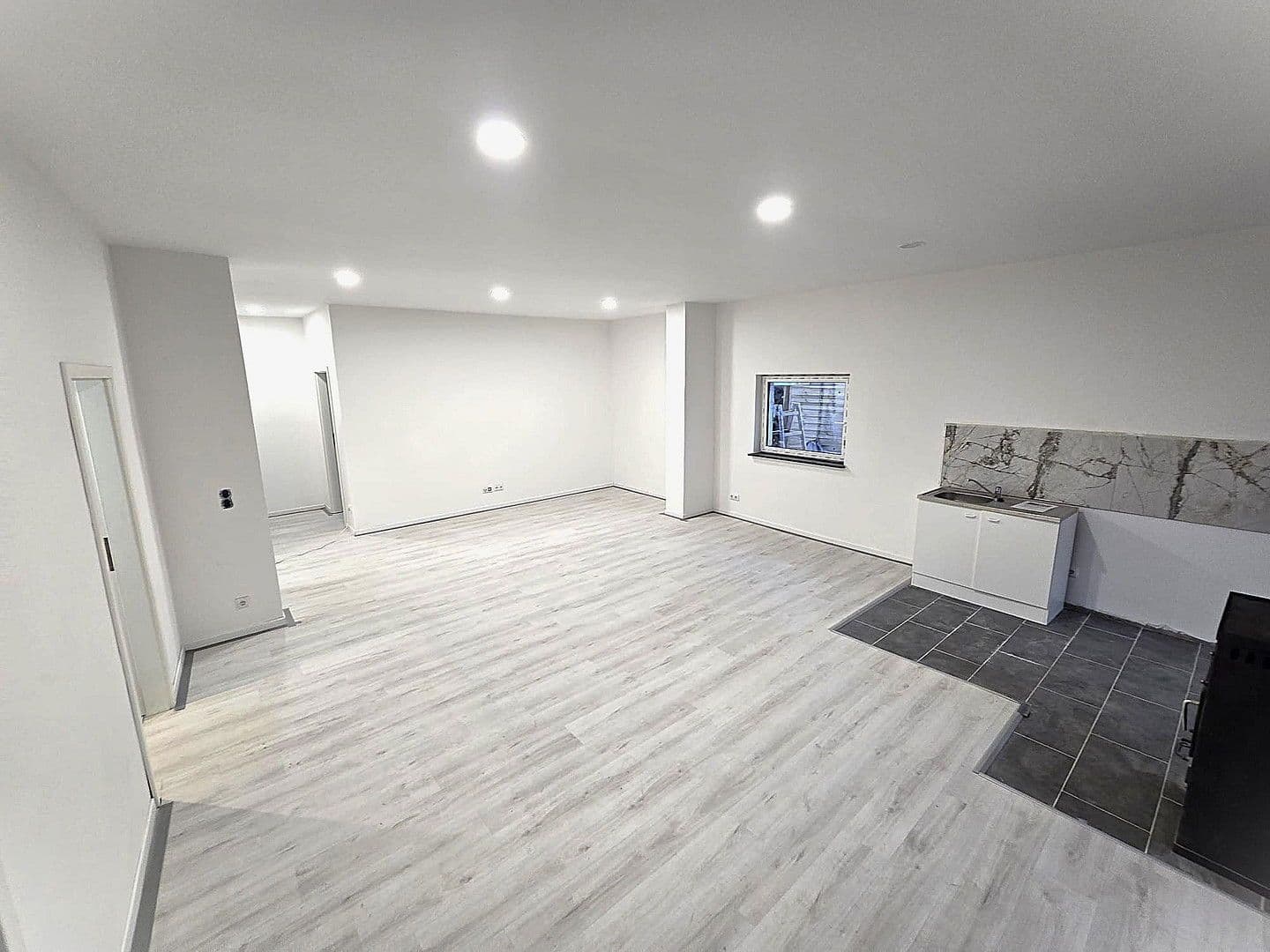 Prodej domu 101 m², pozemek 576 m², Berlin, Berlín Prodej domu 101 m², pozemek 576 m², Berlin, Berlín