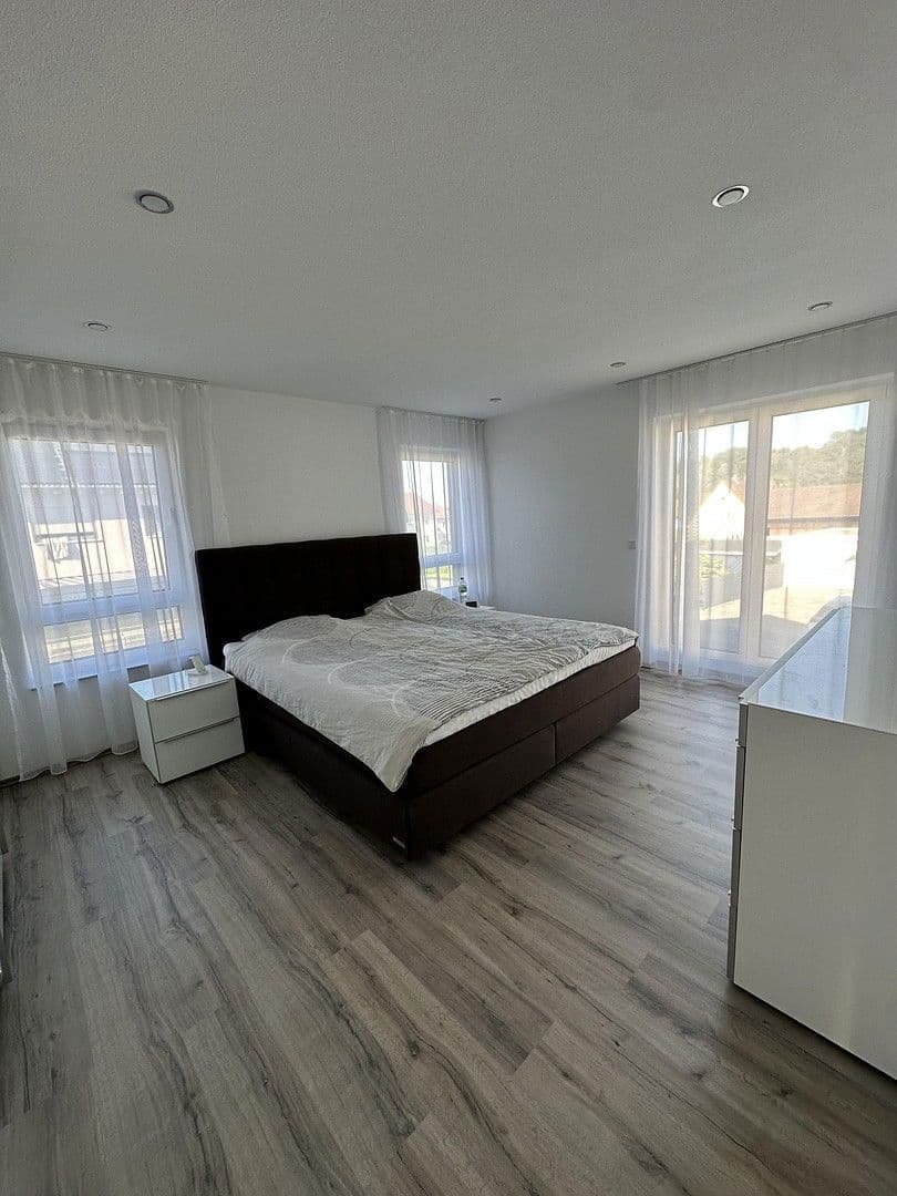 Prodej domu 179 m², pozemek 496 m², Trossingen, Bádensko-Württembersko Prodej domu 179 m², pozemek 496 m², Trossingen, Bádensko-Württembersko