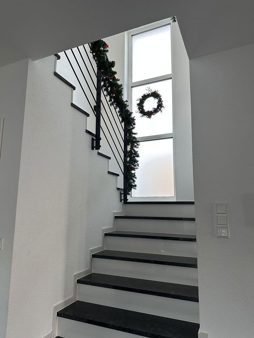 Prodej domu 179 m², pozemek 496 m², Trossingen, Bádensko-Württembersko Prodej domu 179 m², pozemek 496 m², Trossingen, Bádensko-Württembersko