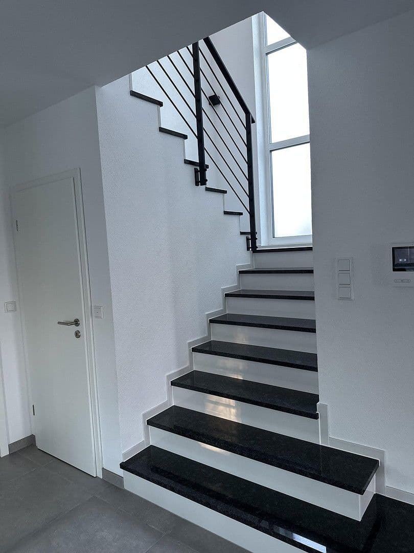 Prodej domu 179 m², pozemek 496 m², Trossingen, Bádensko-Württembersko Prodej domu 179 m², pozemek 496 m², Trossingen, Bádensko-Württembersko