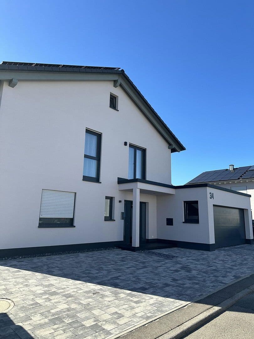 Prodej domu 179 m², pozemek 496 m², Trossingen, Bádensko-Württembersko Prodej domu 179 m², pozemek 496 m², Trossingen, Bádensko-Württembersko