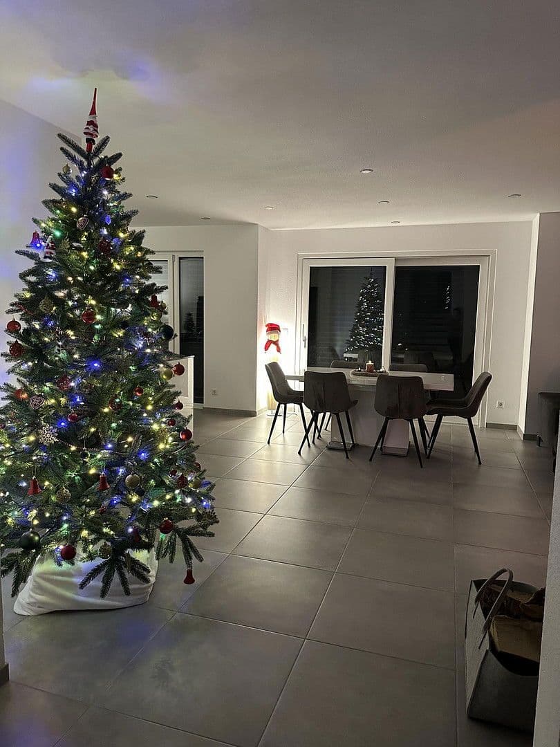 Prodej domu 179 m², pozemek 496 m², Trossingen, Bádensko-Württembersko Prodej domu 179 m², pozemek 496 m², Trossingen, Bádensko-Württembersko