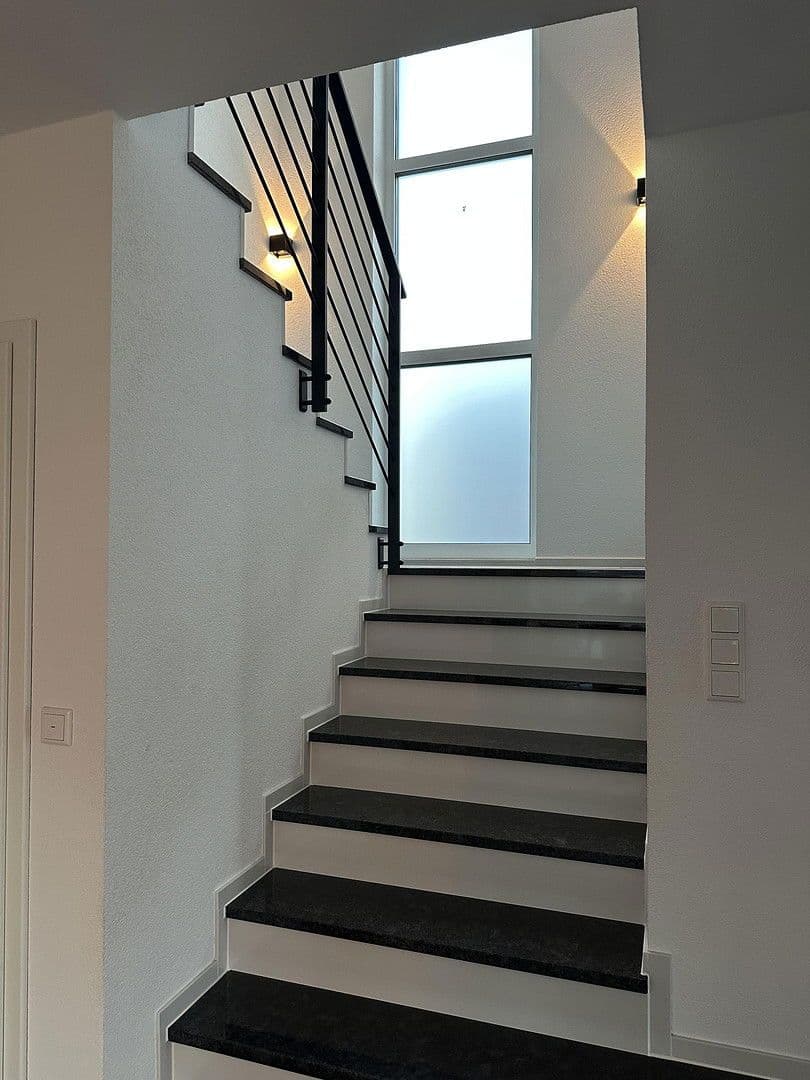 Prodej domu 179 m², pozemek 496 m², Trossingen, Bádensko-Württembersko Prodej domu 179 m², pozemek 496 m², Trossingen, Bádensko-Württembersko