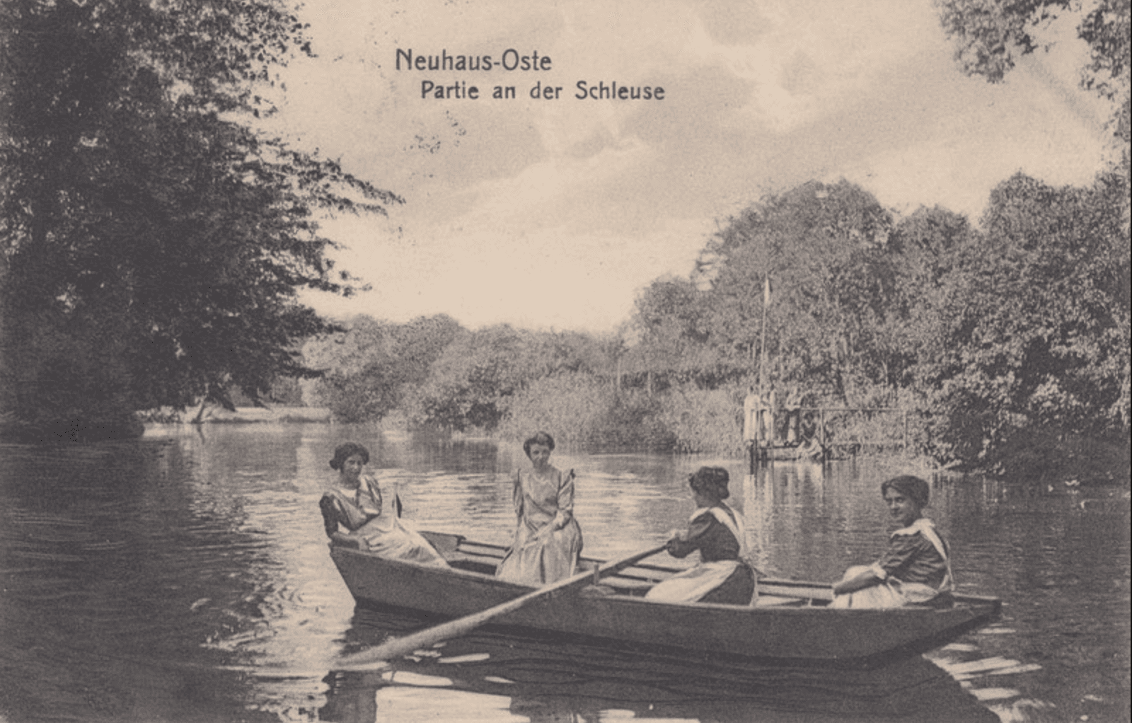 Prodej bytu 2+1 44 m², Schützenstraße 5, Neuhaus, Dolní Sasko Prodej bytu 2+1 44 m², Schützenstraße 5, Neuhaus, Dolní Sasko