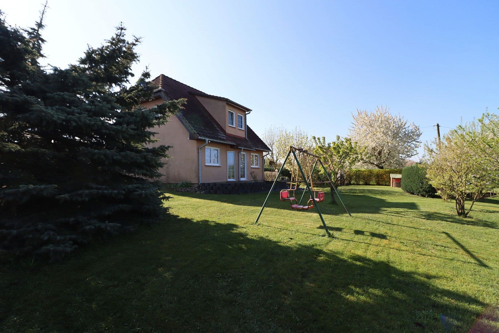 Prodej domu 104 m², pozemek 1.114 m², Oberuckersee, Braniborsko Prodej domu 104 m², pozemek 1.114 m², Oberuckersee, Braniborsko