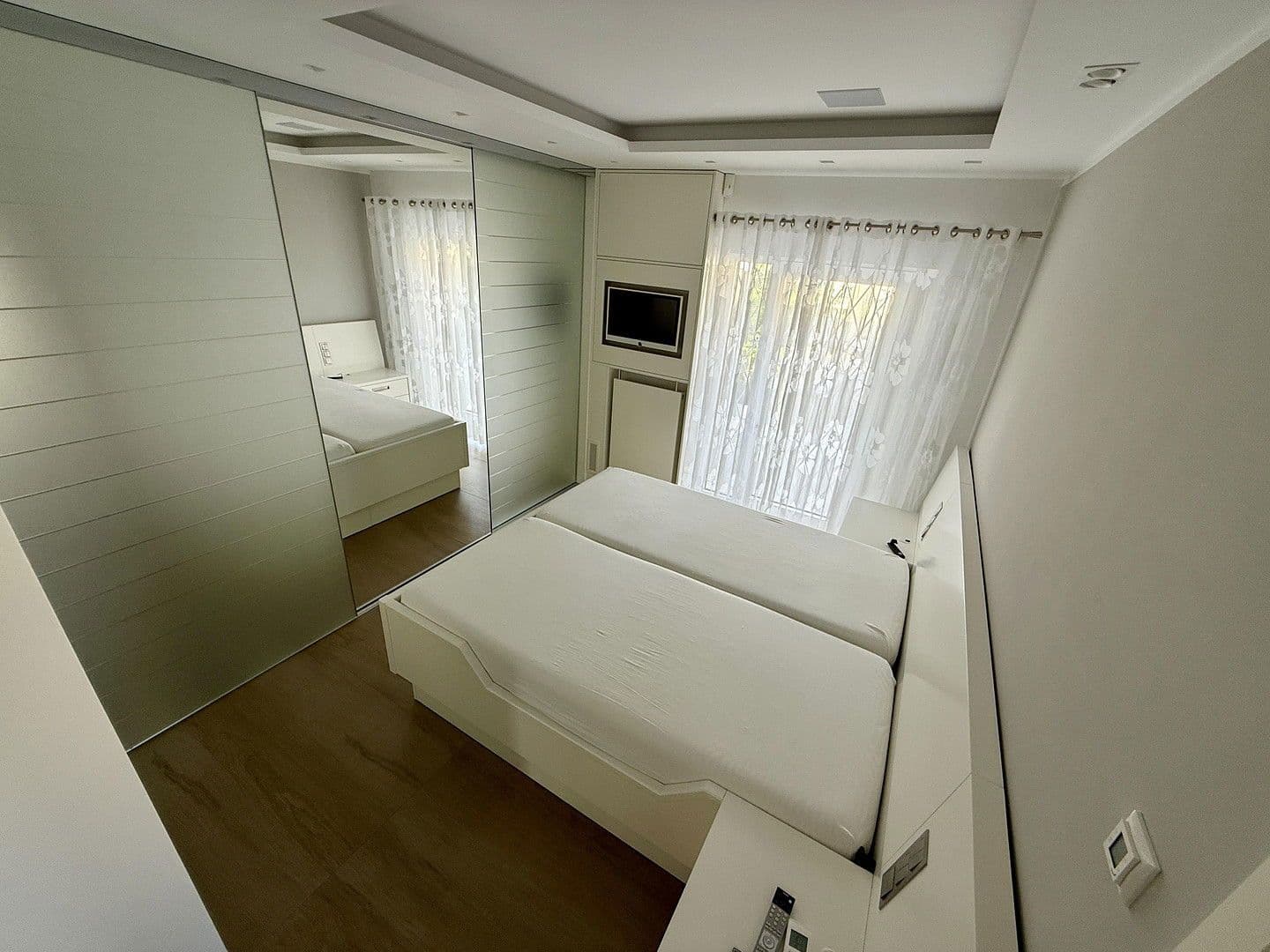 Pronájem bytu 3+1 141 m², Halle (Saale), Sasko-Anhaltsko Pronájem bytu 3+1 141 m², Halle (Saale), Sasko-Anhaltsko