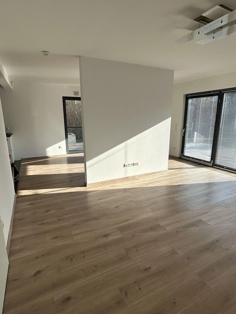 Prodej domu 150 m², pozemek 399 m², Kirchentellinsfurt, Bádensko-Württembersko Prodej domu 150 m², pozemek 399 m², Kirchentellinsfurt, Bádensko-Württembersko