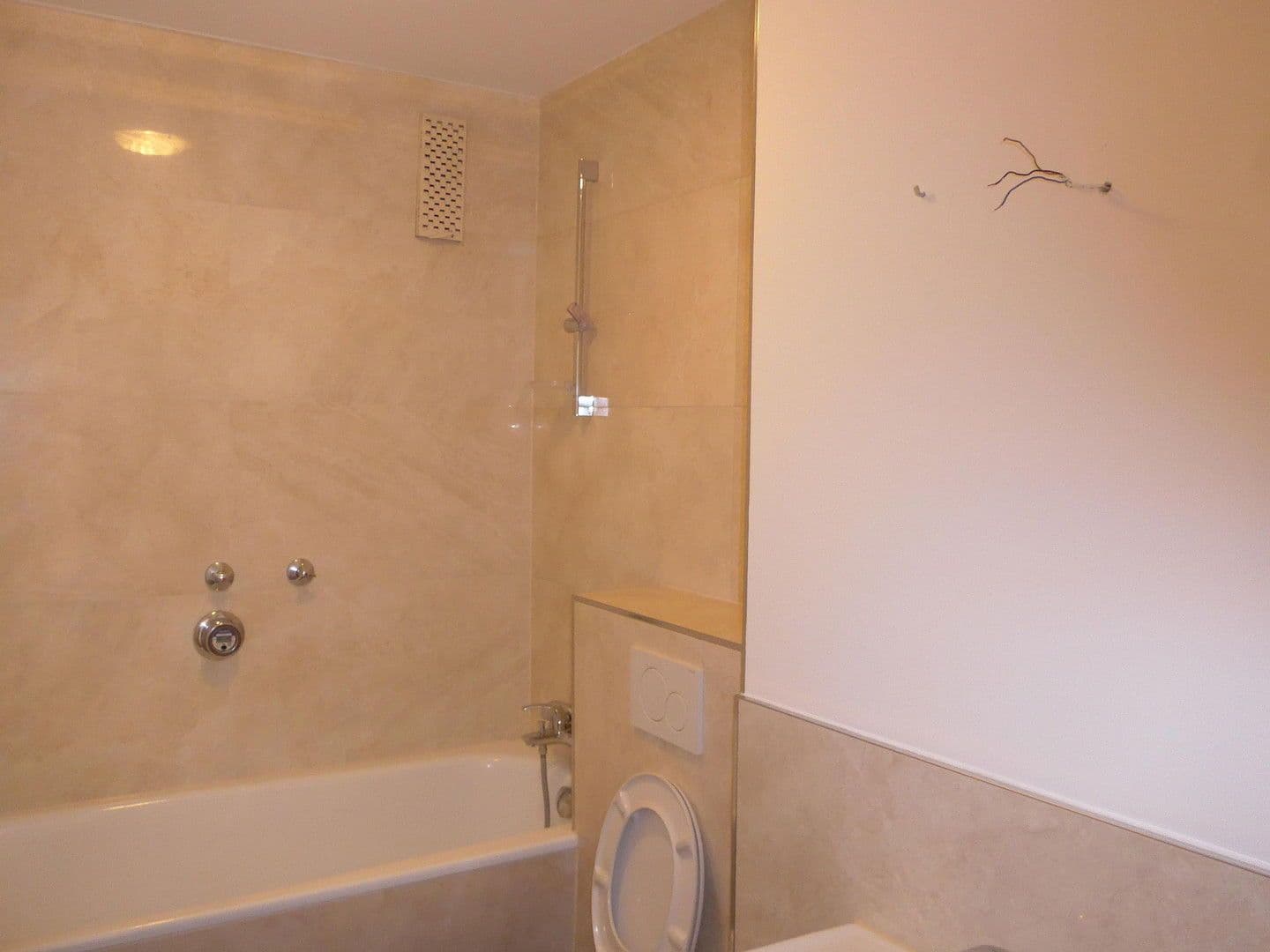 Pronájem bytu 2+1 60 m², Düsseldorf, Severní Porýní-Vestfálsko Pronájem bytu 2+1 60 m², Düsseldorf, Severní Porýní-Vestfálsko