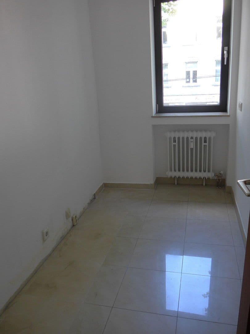 Pronájem bytu 2+1 60 m², Düsseldorf, Severní Porýní-Vestfálsko Pronájem bytu 2+1 60 m², Düsseldorf, Severní Porýní-Vestfálsko