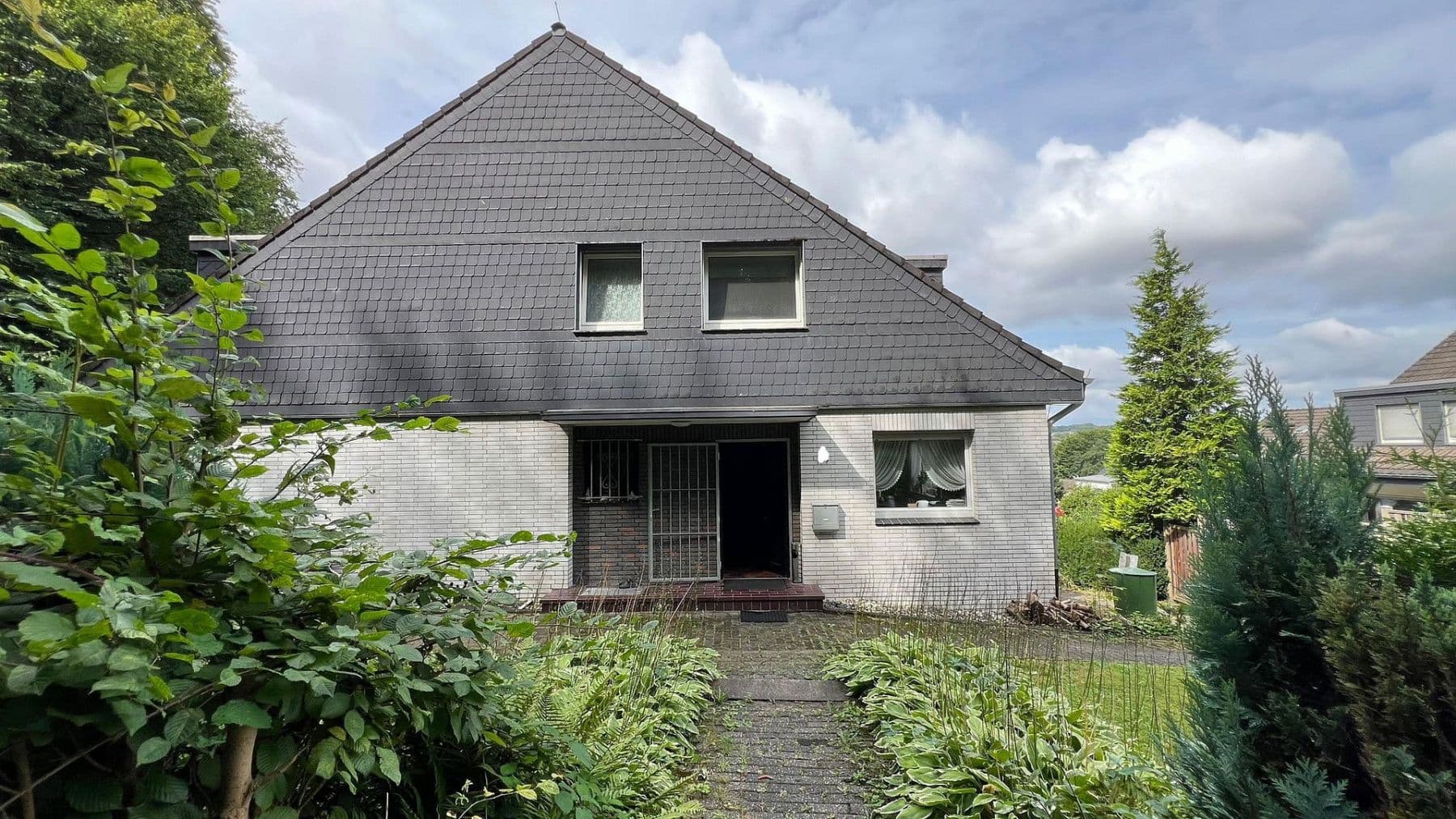 Pronájem domu 150 m², pozemek 360 m², Leichlingen, Severní Porýní-Vestfálsko Pronájem domu 150 m², pozemek 360 m², Leichlingen, Severní Porýní-Vestfálsko