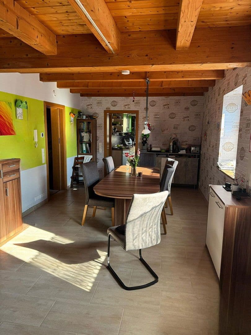 Prodej domu 182 m², pozemek 482 m², Volkach, Bavorsko Prodej domu 182 m², pozemek 482 m², Volkach, Bavorsko