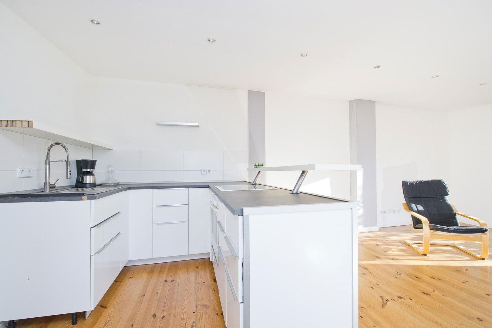 Prodej domu 157 m², pozemek 1.163 m², Berlin, Berlín Prodej domu 157 m², pozemek 1.163 m², Berlin, Berlín