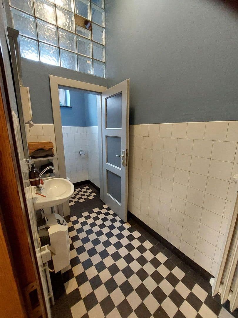 Pronájem nebytového prostoru 100 m², Langenberger Straße, Velbert, Severní Porýní-Vestfálsko Pronájem nebytového prostoru 100 m², Langenberger Straße, Velbert, Severní Porýní-Vestfálsko