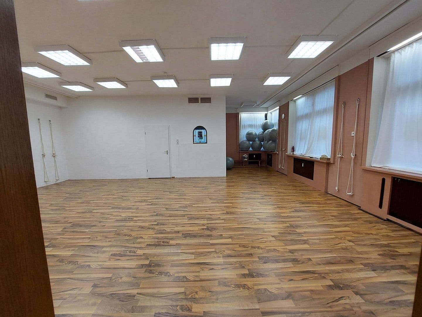 Pronájem nebytového prostoru 100 m², Langenberger Straße, Velbert, Severní Porýní-Vestfálsko Pronájem nebytového prostoru 100 m², Langenberger Straße, Velbert, Severní Porýní-Vestfálsko