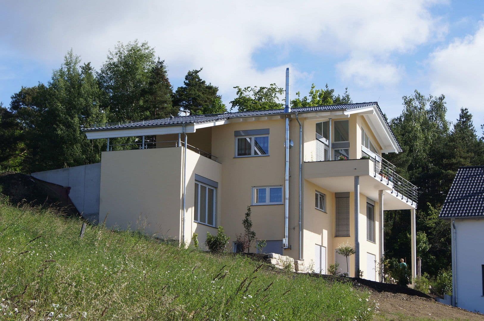 Prodej domu 180 m², pozemek 850 m², Finkenweg 16, Calw, Bádensko-Württembersko Prodej domu 180 m², pozemek 850 m², Finkenweg 16, Calw, Bádensko-Württembersko