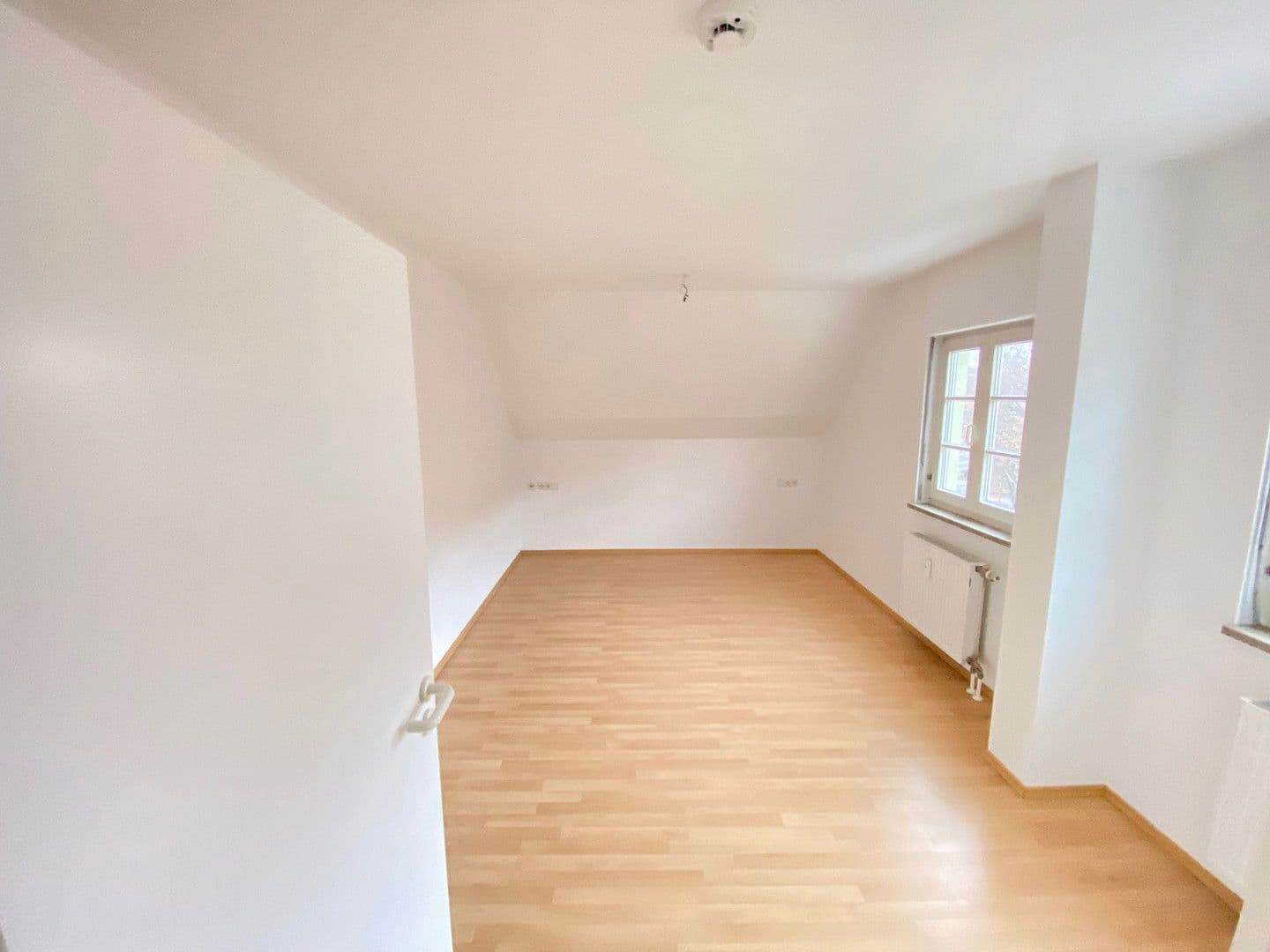 Pronájem bytu 4+kk 109 m², Lederstrasse 120, Reutlingen, Bádensko-Württembersko Pronájem bytu 4+kk 109 m², Lederstrasse 120, Reutlingen, Bádensko-Württembersko