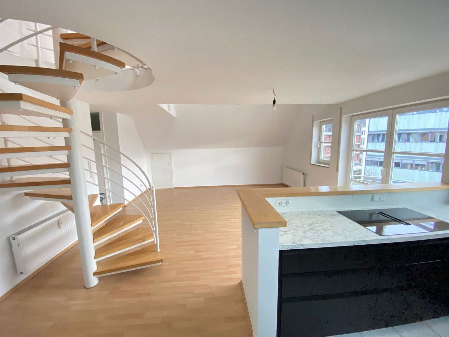 Pronájem bytu 4+kk 109 m², Lederstrasse 120, Reutlingen, Bádensko-Württembersko Pronájem bytu 4+kk 109 m², Lederstrasse 120, Reutlingen, Bádensko-Württembersko