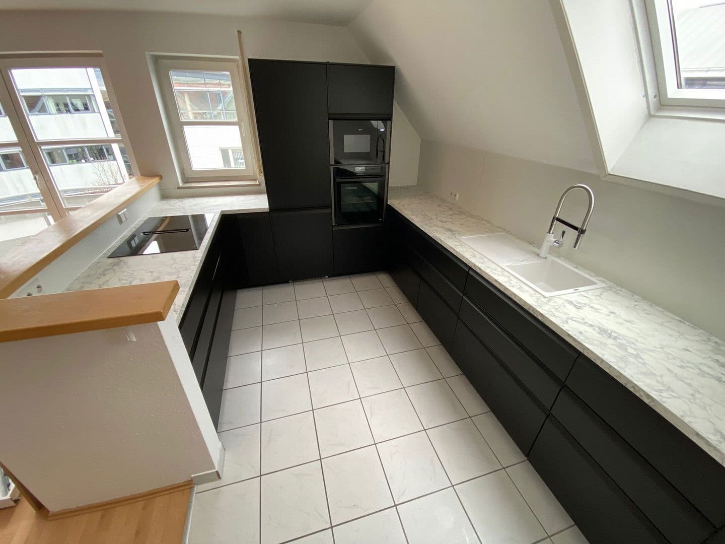 Pronájem bytu 4+kk 109 m², Lederstrasse 120, Reutlingen, Bádensko-Württembersko Pronájem bytu 4+kk 109 m², Lederstrasse 120, Reutlingen, Bádensko-Württembersko