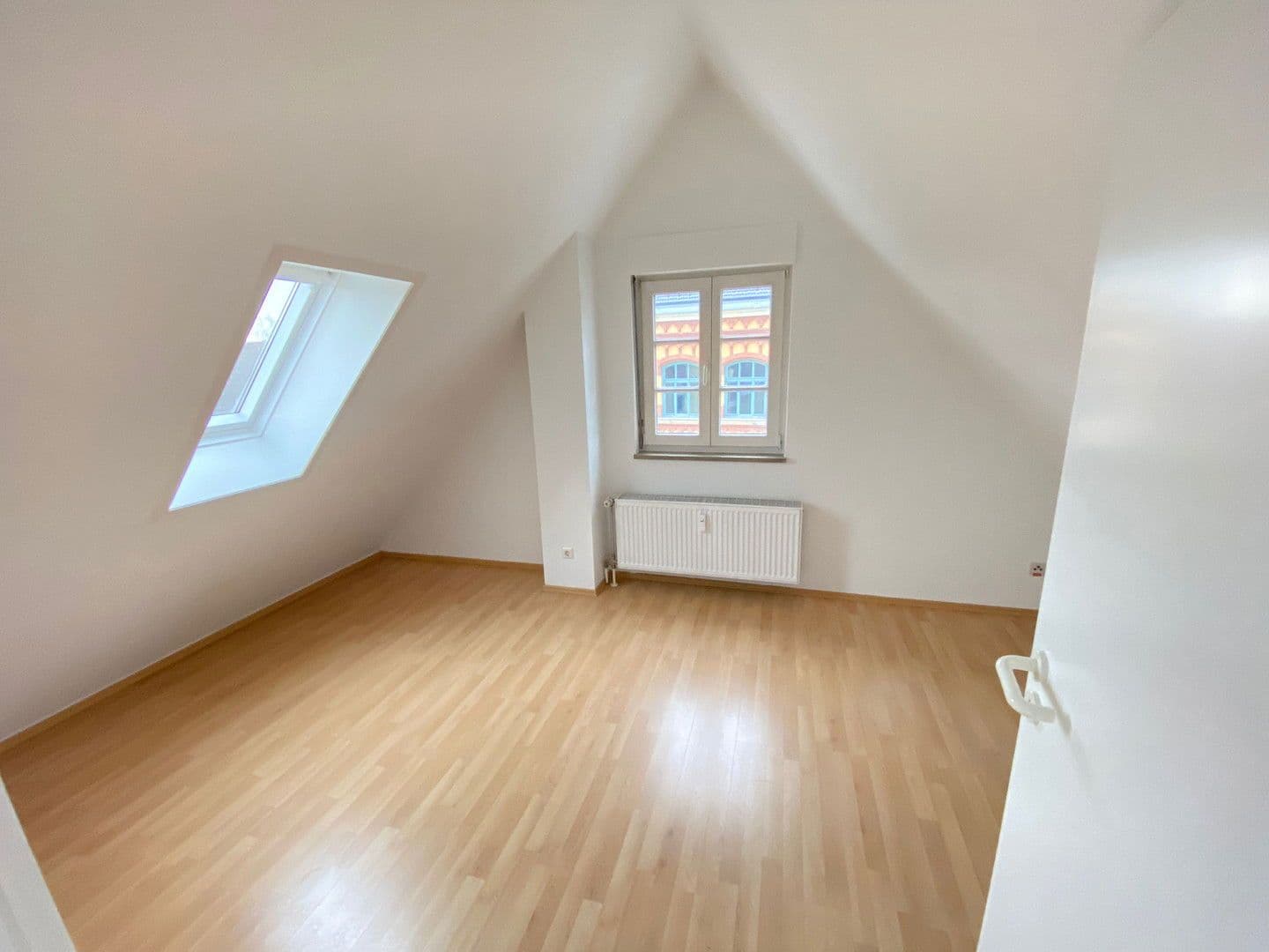 Pronájem bytu 4+kk 109 m², Lederstrasse 120, Reutlingen, Bádensko-Württembersko Pronájem bytu 4+kk 109 m², Lederstrasse 120, Reutlingen, Bádensko-Württembersko