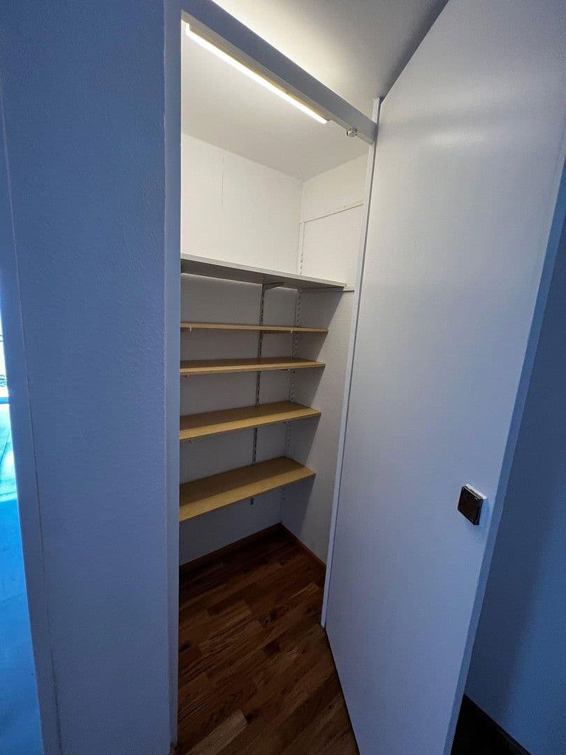 Pronájem bytu 4+1 108 m², Ettlingen, Bádensko-Württembersko Pronájem bytu 4+1 108 m², Ettlingen, Bádensko-Württembersko