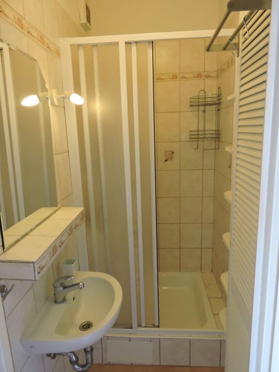 Prodej bytu 1+kk 24 m², Jahodová, Praha, Praha Prodej bytu 1+kk 24 m², Jahodová, Praha, Praha