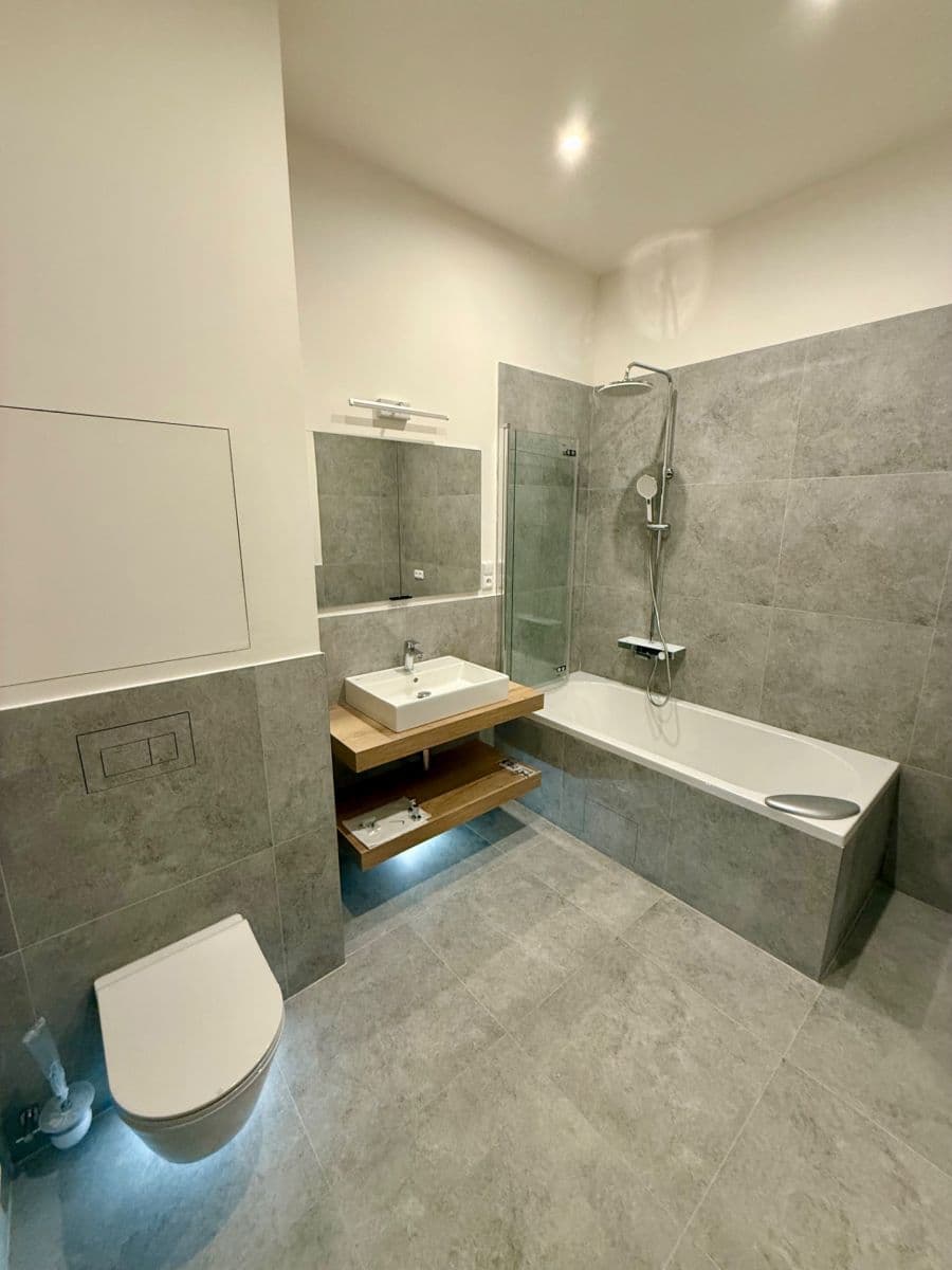 Prodej bytu 2+kk 65 m², Topolová, Milovice, Středočeský kraj Prodej bytu 2+kk 65 m², Topolová, Milovice, Středočeský kraj