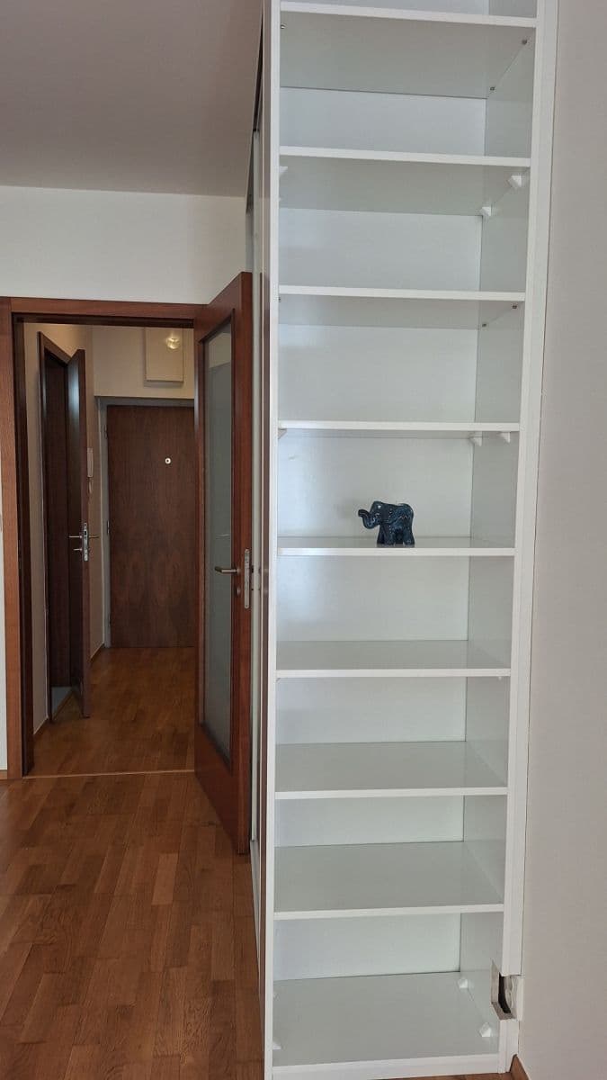 Pronájem bytu 1+kk 47 m², Jeseniova, Praha, Praha Pronájem bytu 1+kk 47 m², Jeseniova, Praha, Praha